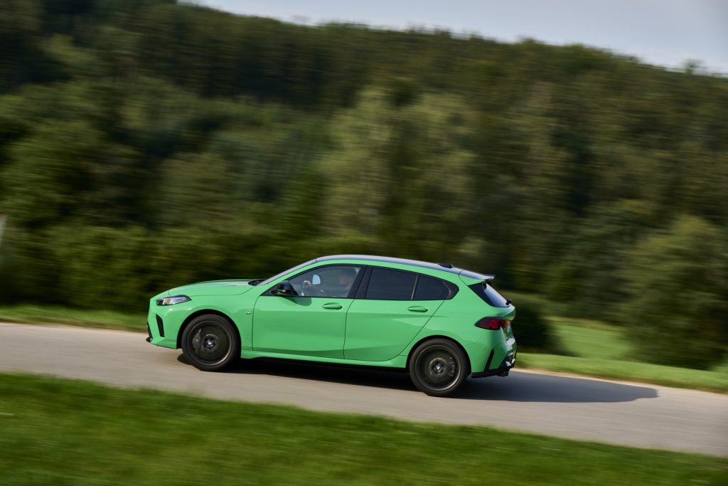 bmw_m135_xdrive_2025_green_059
