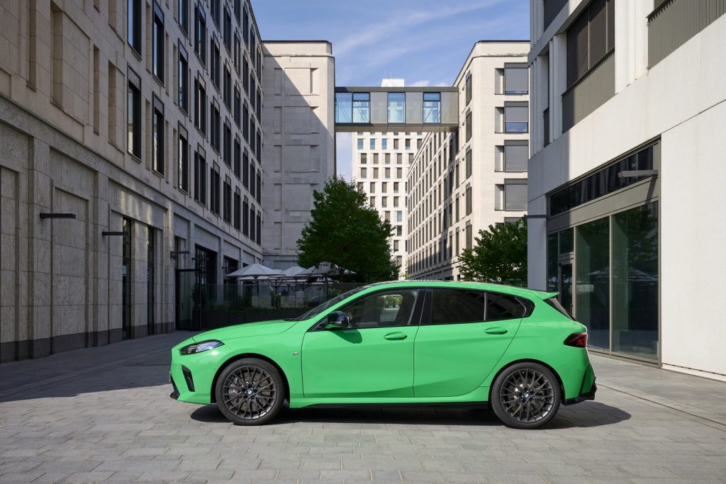 bmw_m135_xdrive_2025_green_059