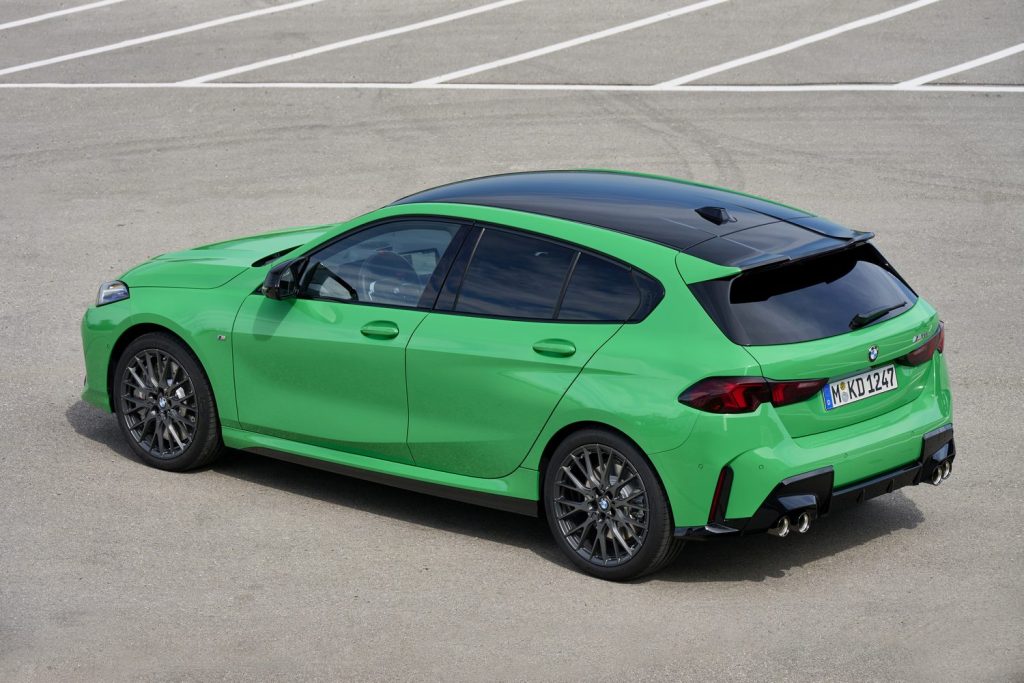 bmw_m135_xdrive_2025_green_059