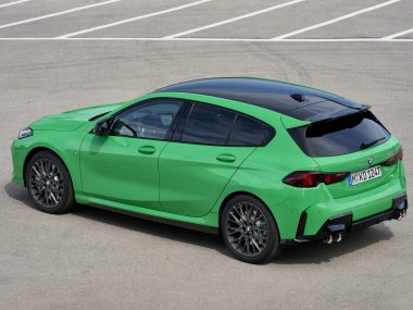 bmw_m135_xdrive_2025_green_059