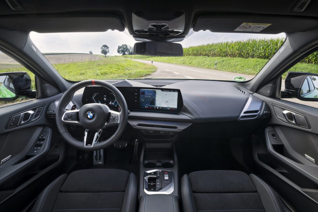 bmw_m135_xdrive_2025_green_059
