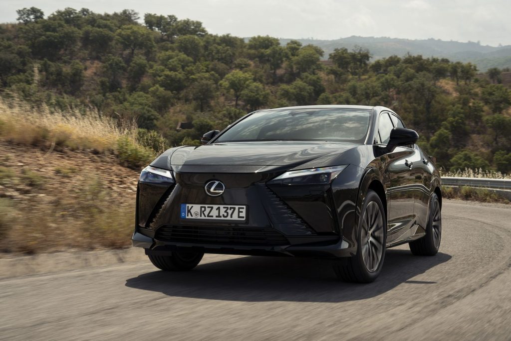 lexus_rz_500e_2025_black_049