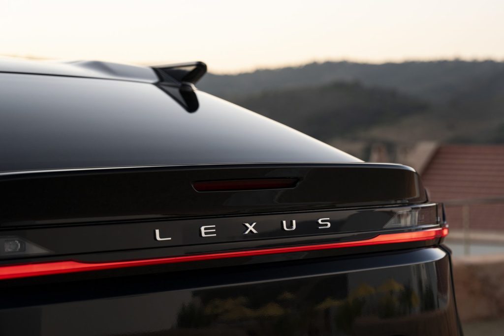 lexus_rz_500e_2025_black_049