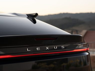 lexus_rz_500e_2025_black_049