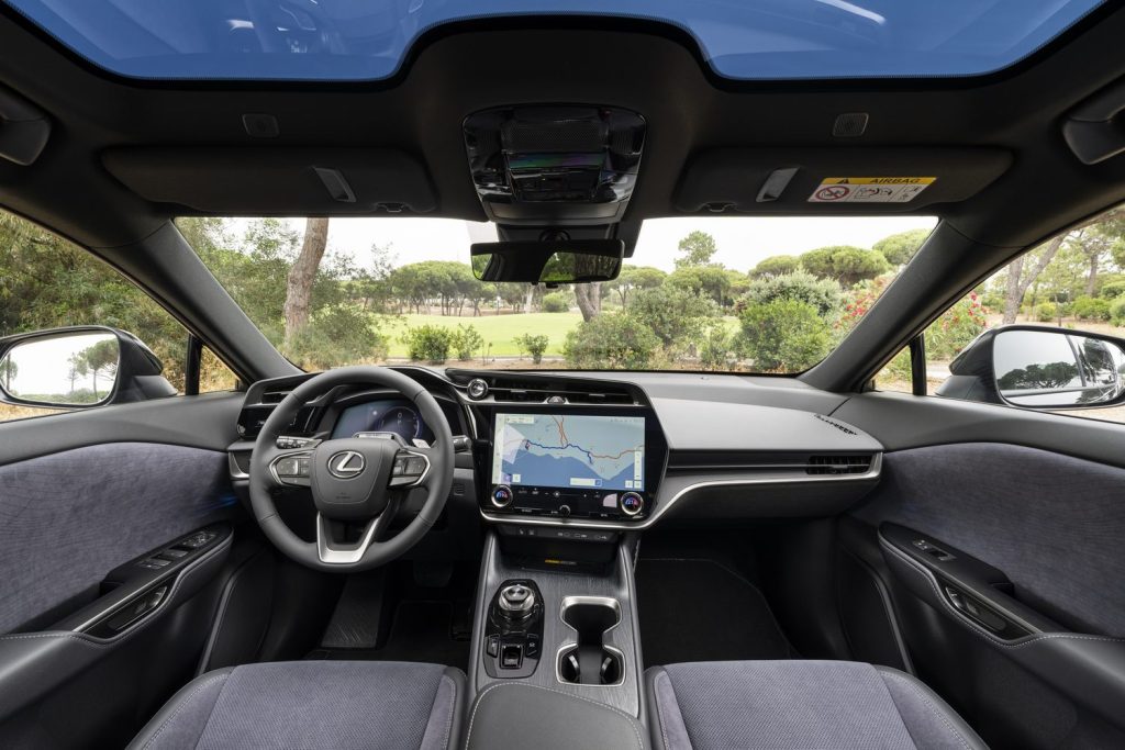 lexus_rz_500e_2025_black_049