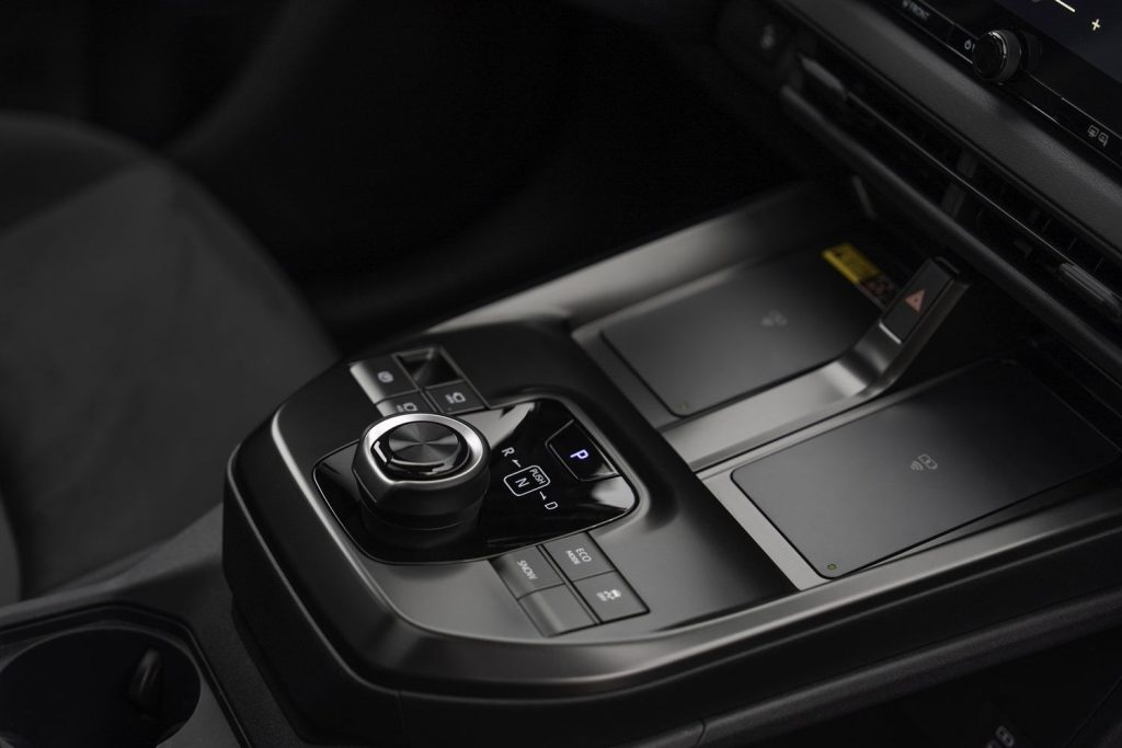 toyota_c_hr__2026_interior_006